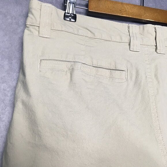 Columbia Mens Tech Shorts size 34 W x 10 L Canvas Cotton Stretch Cream Beige - Picture 11 of 13